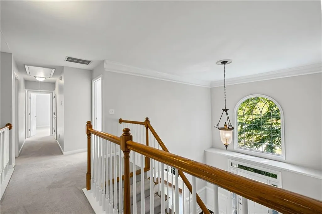 Roswell, Georgia 30075, United States, 5 Bedrooms Bedrooms, ,4 BathroomsBathrooms,Residential,Pending,212439