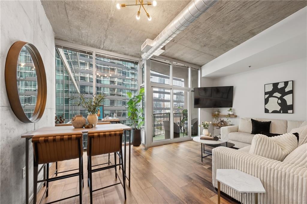 923 Peachtree Street NE 1221