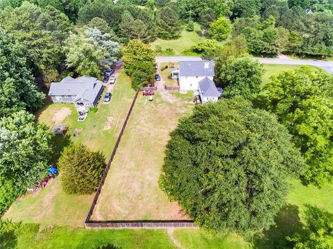 A home in Powder Springs