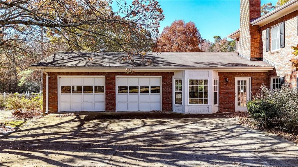 104 E Valley Road NE