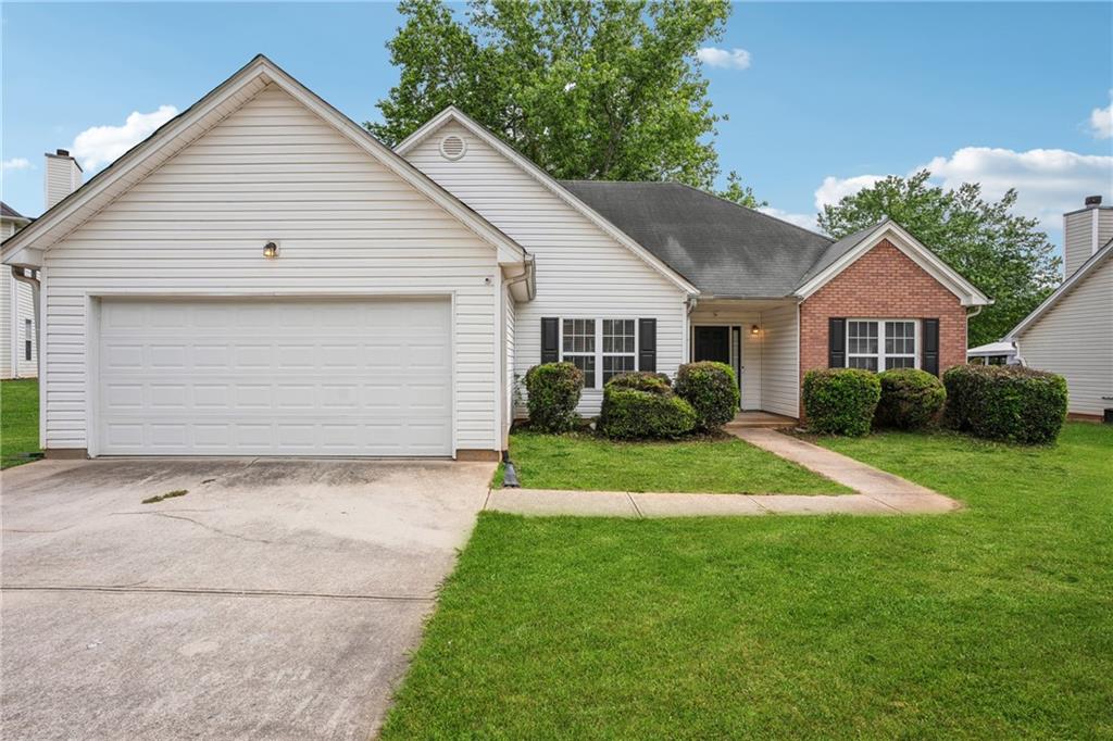 5525 Mayfair Crossing Drive, Lithonia, Georgia image 1