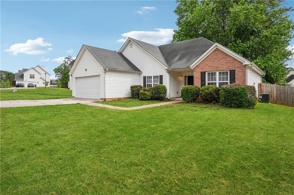 5525 Mayfair Crossing Drive, Lithonia, Georgia image 2