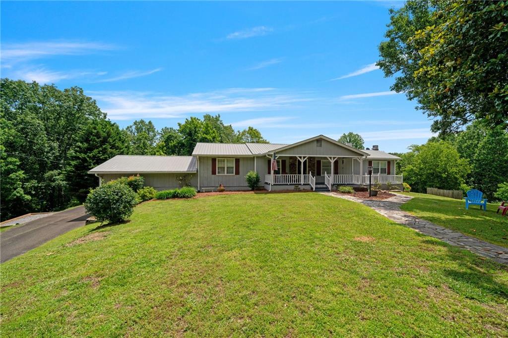 404 Davis Road W