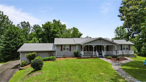 404 Davis Road W Fairmount GA 30139