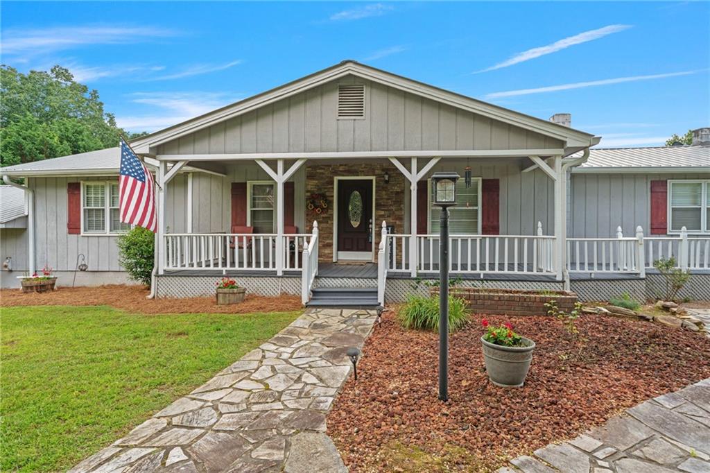 404 Davis Road W