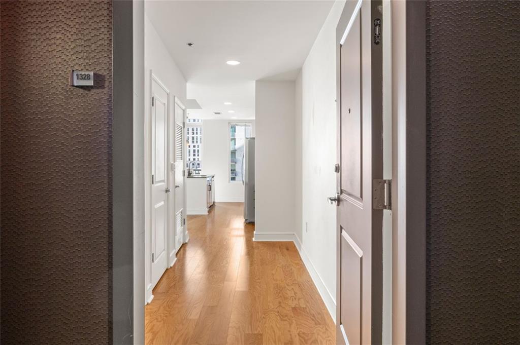 44 PEACHTREE Place NW 1328