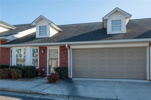 Townhouse For Sale - 113 Old Mill Drive<br/> Calhoun, GA 30701