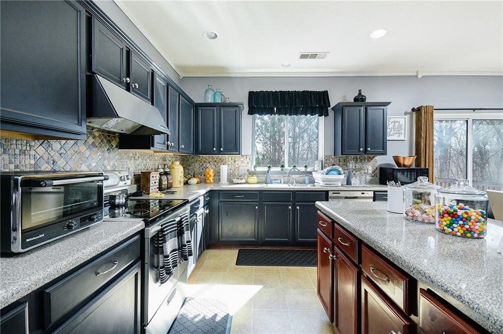 977 Forest Knoll Court, Lithia Springs, Georgia image 9