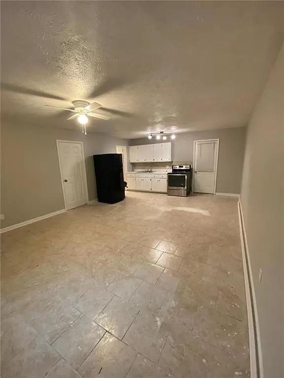 Hurry to see this lovely one-bedroom, one-bathroom condo for rent in Calhoun! Property has been freshly painted and is ready for its next long term tenant. Conveniently located close to downtown Calhoun, I-75, Hwy 41, and shopping! *Photos are of similar unit, unit 2 is located at the bottom left side of the quadruplex. Utilities- water, sewer, trash for $125 must be added to rent for a total of $975.