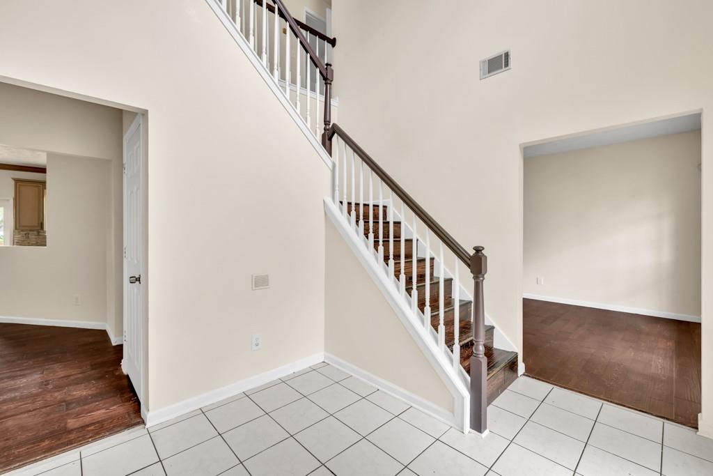 7737 Bar Harbor Drive, Riverdale, Georgia image 4