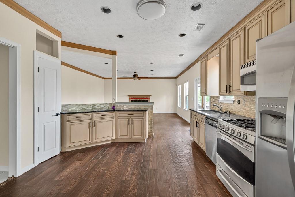 7737 Bar Harbor Drive, Riverdale, Georgia image 13