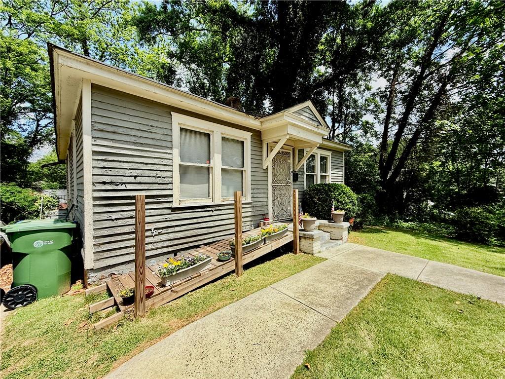 1121 Hunter Place NW