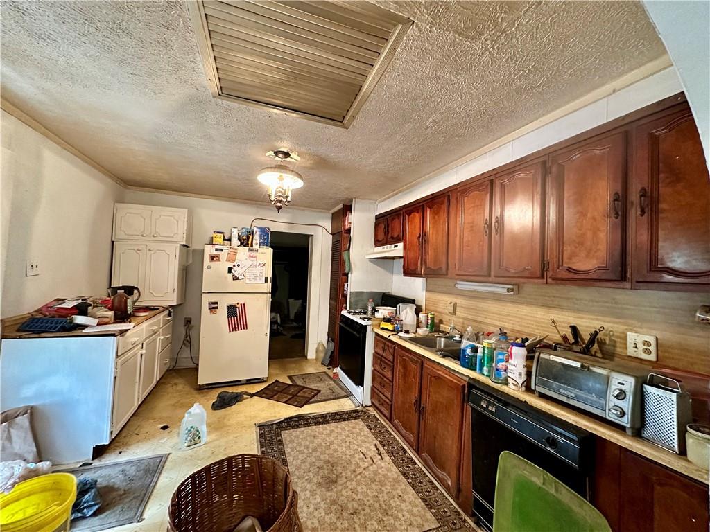 4595 Spring Street NW