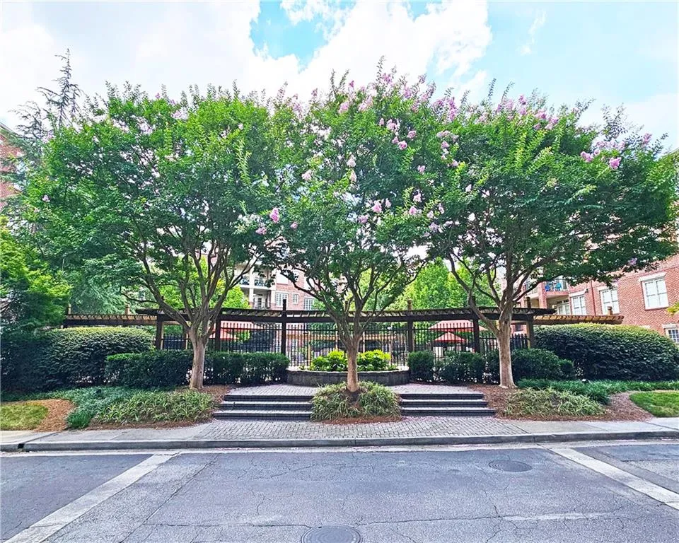 Atlanta, Georgia 30309, United States, 2 Bedrooms Bedrooms, ,2 BathroomsBathrooms,Residential,Active,55114
