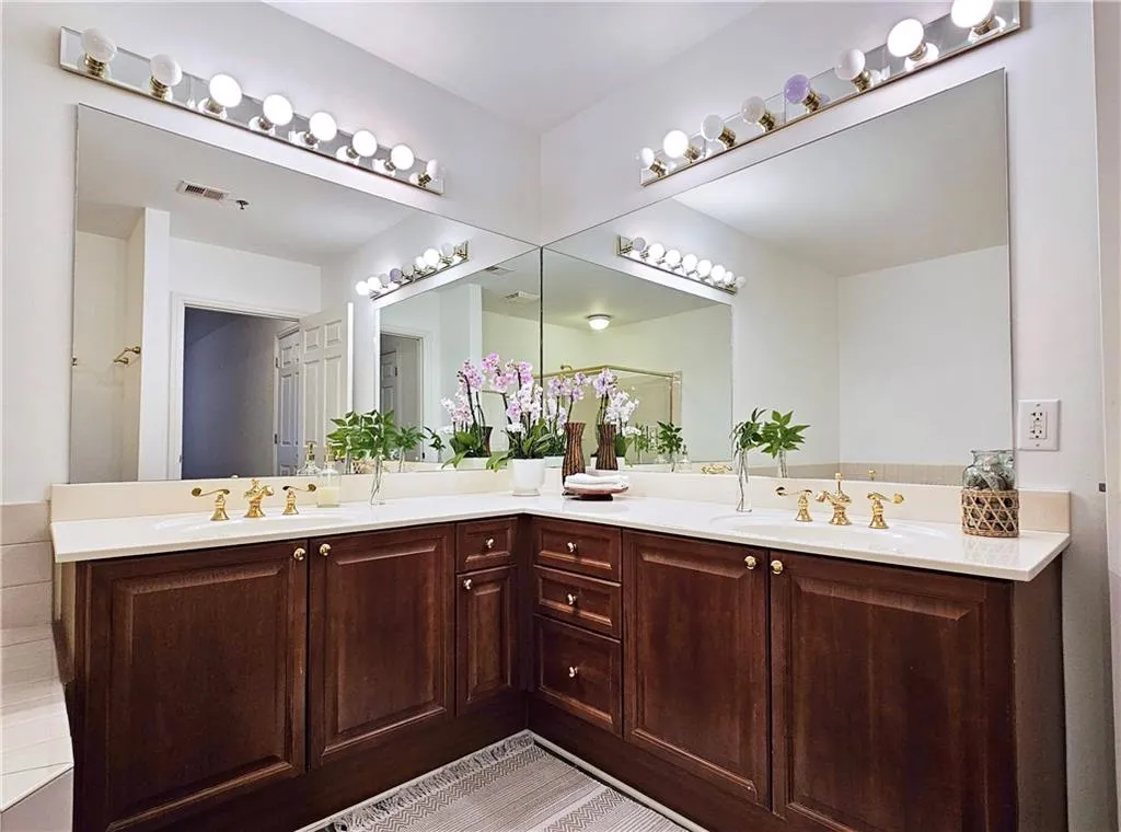 Atlanta, Georgia 30309, United States, 2 Bedrooms Bedrooms, ,2 BathroomsBathrooms,Residential,Active,55114