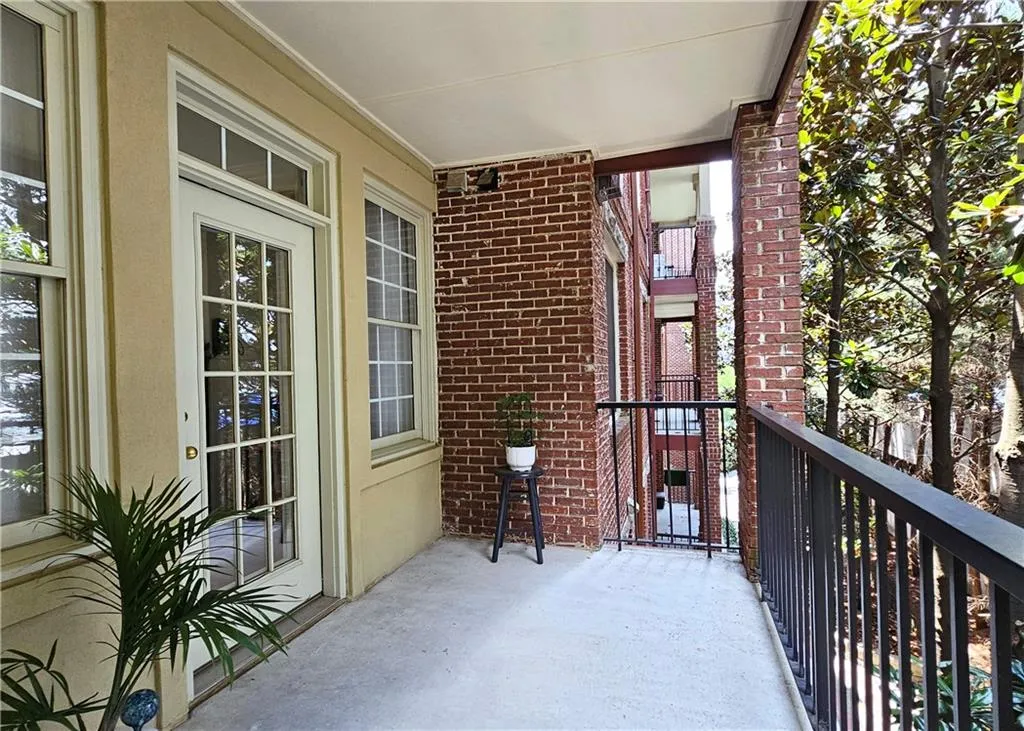 Atlanta, Georgia 30309, United States, 2 Bedrooms Bedrooms, ,2 BathroomsBathrooms,Residential,Active,55114