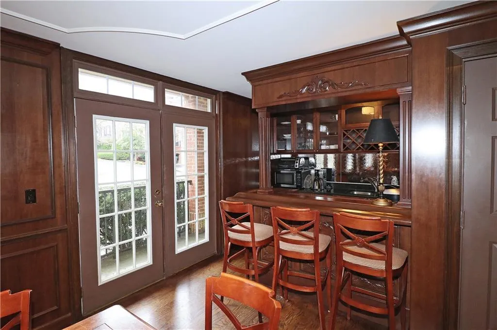 Atlanta, Georgia 30309, United States, 2 Bedrooms Bedrooms, ,2 BathroomsBathrooms,Residential,Active,55114