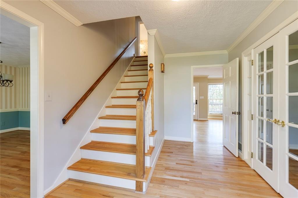 5385 Saffron Drive, Dunwoody, Georgia image 2