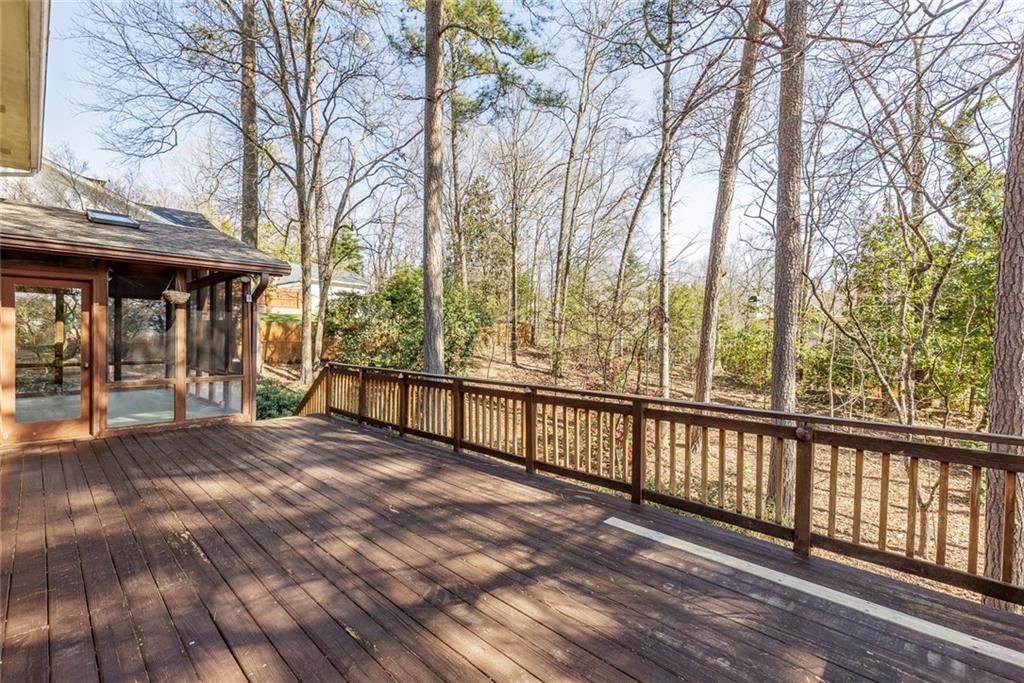 5385 Saffron Drive, Dunwoody, Georgia image 10