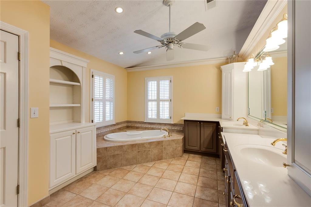 5385 Saffron Drive, Dunwoody, Georgia image 16
