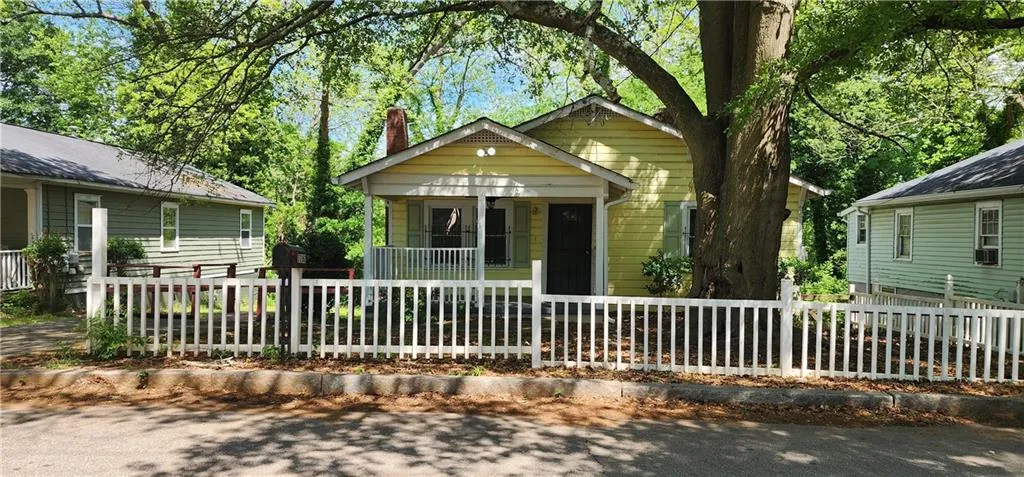 Atlanta, Georgia 30310, United States, 4 Bedrooms Bedrooms, ,1 BathroomBathrooms,Residential,Active,127667 Atlanta, Georgia 30310, United States, 4 Bedrooms Bedrooms, ,1 BathroomBathrooms,Residential,Active,127667