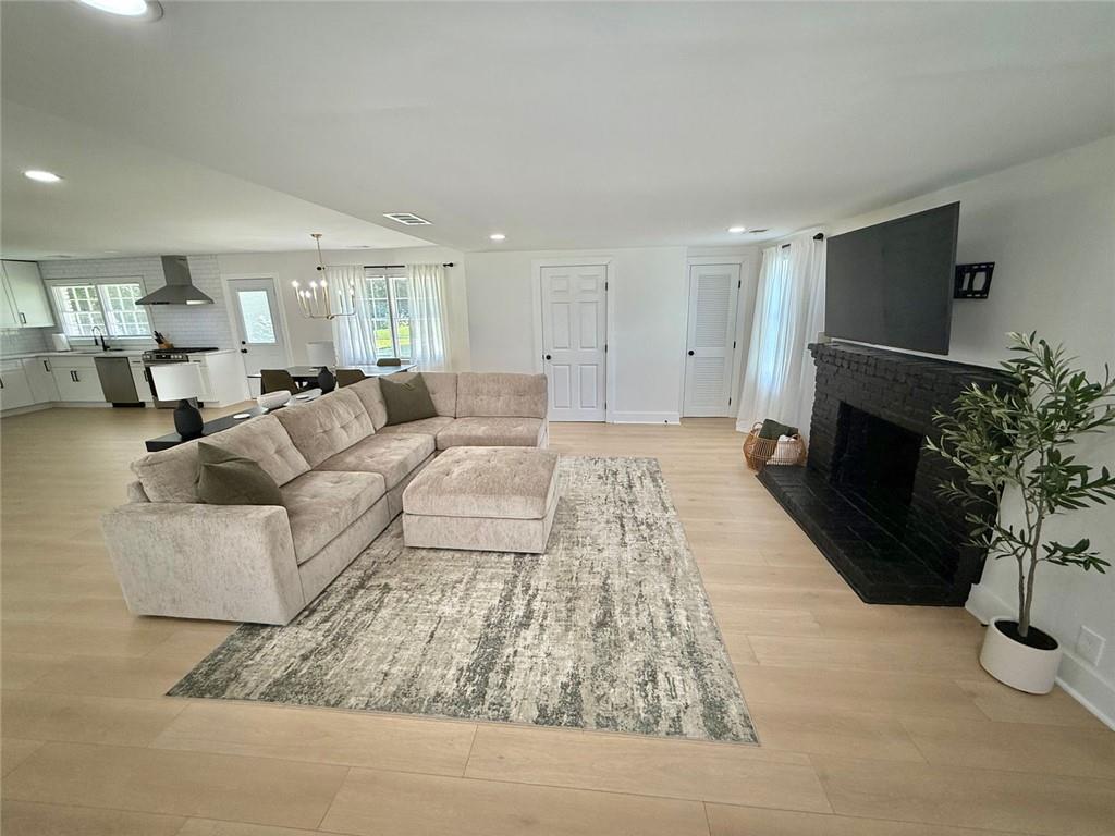 1932 Ferry Drive