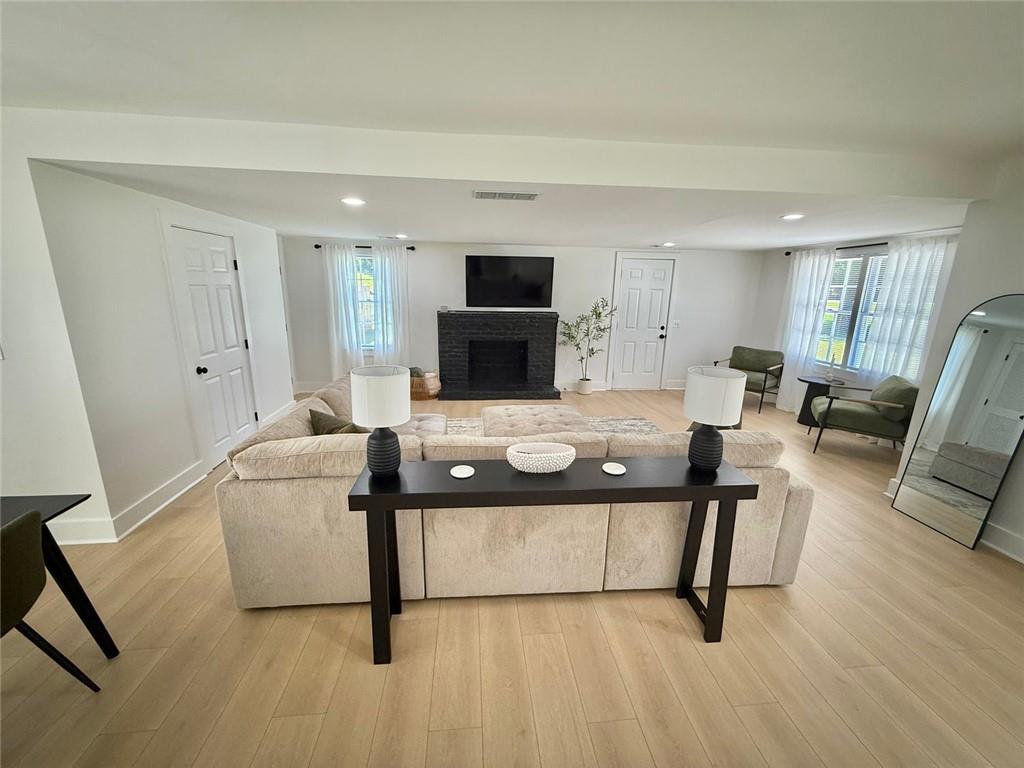 1932 Ferry Drive