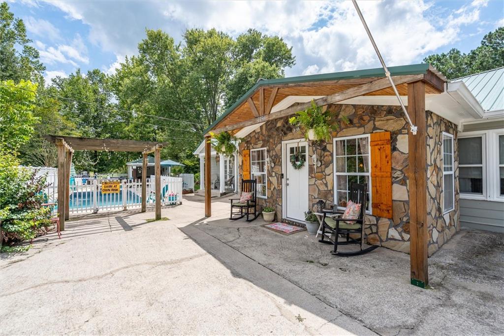 2156 N Highway 113