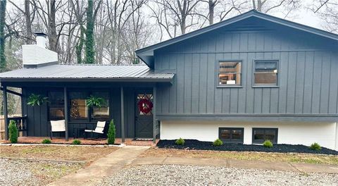 Homes For Sale - 110 Howard Lane<br/> Dahlonega, GA 30533