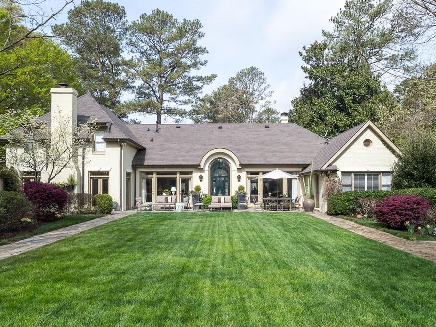 Understated Elegance in this four sided brick beauty on most desirable area of Ridgewood Road.  House sits on gorgeous 1.5 acre lot with walk-out backyard, pool & pool house (5th bedroom is in pool house).  Master on Main, kitchen open to keeping room with fireplace, separate living, den and dining rooms & upstairs sitting area between two bedrooms each with their own bathroom. Guest/pool house with kitchen, bath, blue slate tile floors & vaulted ceilings. 3 car detached garage with storage area.  Award winning Jackson school district and close to many private schools.