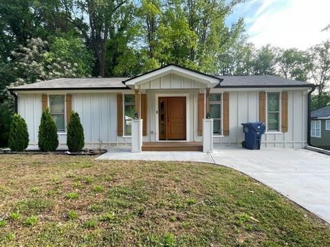 185 Glenrose Circle SW Atlanta GA 30354