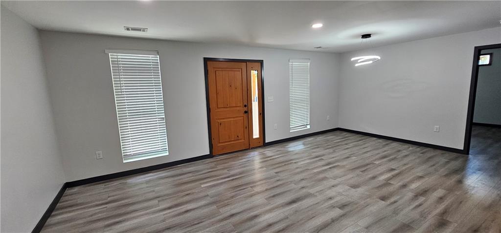 185 Glenrose Circle SW