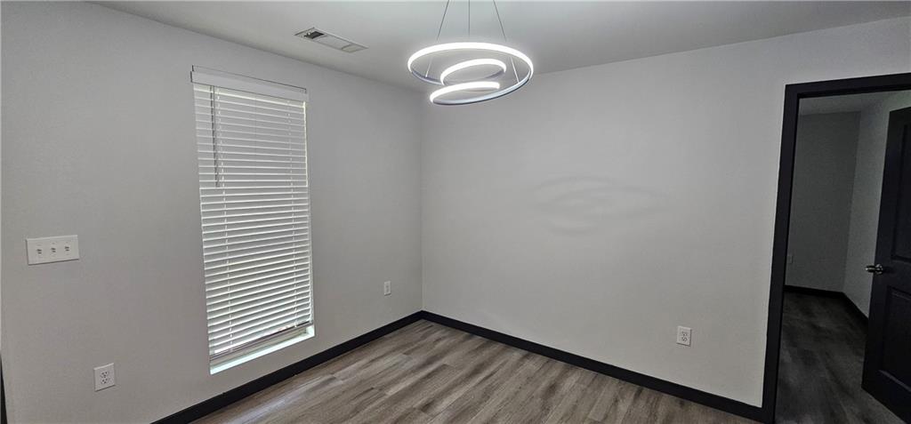 185 Glenrose Circle SW