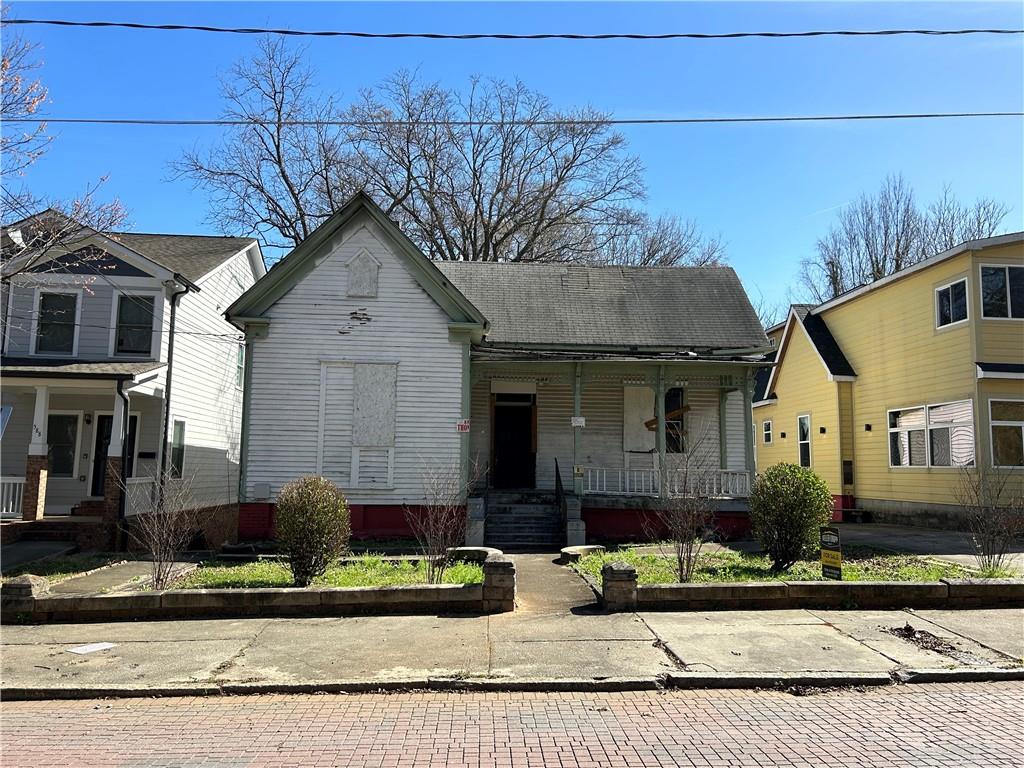 592 Formwalt Street SW