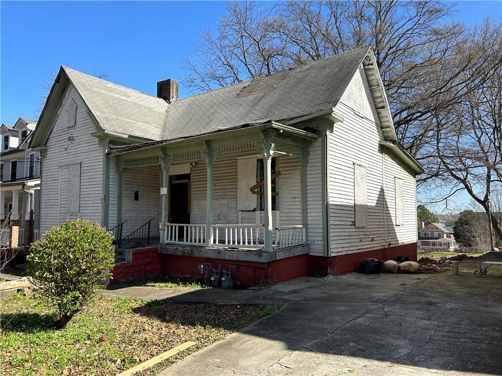 592 Formwalt Street SW