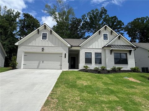 Homes For Sale - 200 Rosewood Park Drive<br/> Hoschton, GA 30548