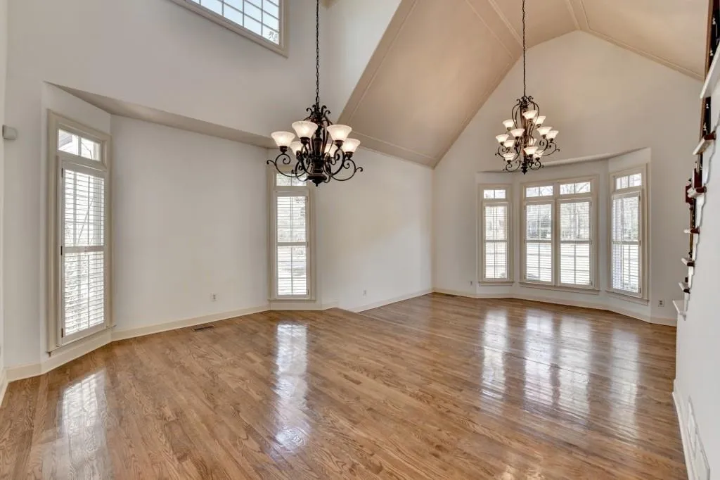 Alpharetta, Georgia 30005, United States, 4 Bedrooms Bedrooms, ,3 BathroomsBathrooms,Residential,Active,99444