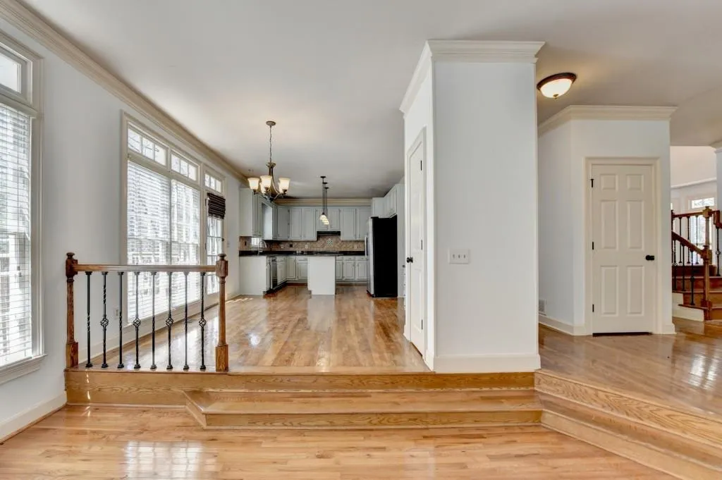 Alpharetta, Georgia 30005, United States, 4 Bedrooms Bedrooms, ,3 BathroomsBathrooms,Residential,Active,99444