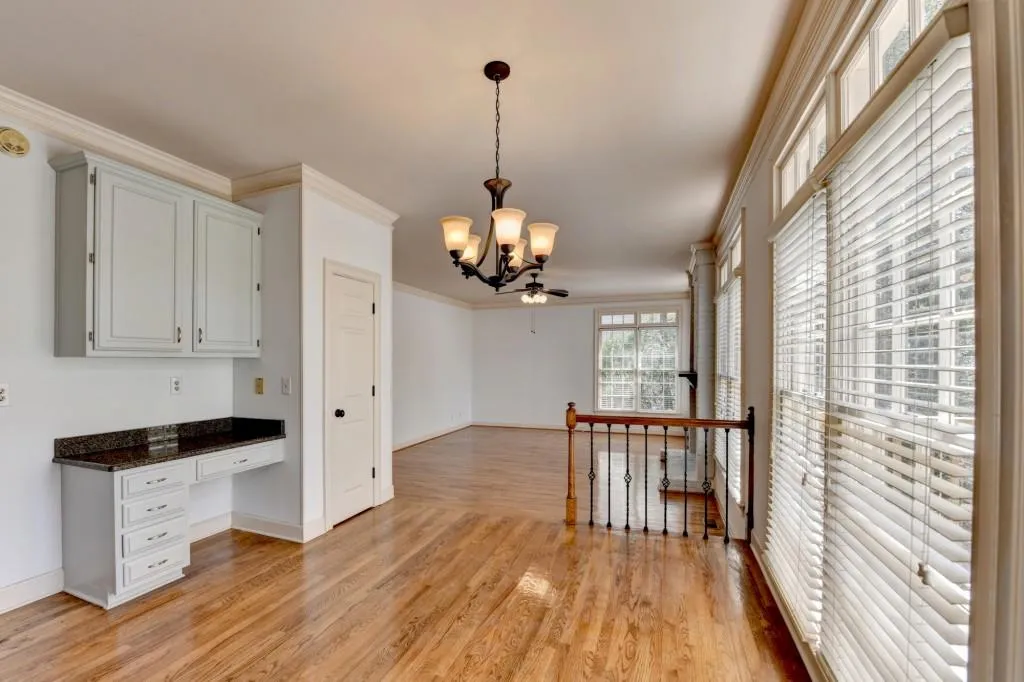 Alpharetta, Georgia 30005, United States, 4 Bedrooms Bedrooms, ,3 BathroomsBathrooms,Residential,Active,99444