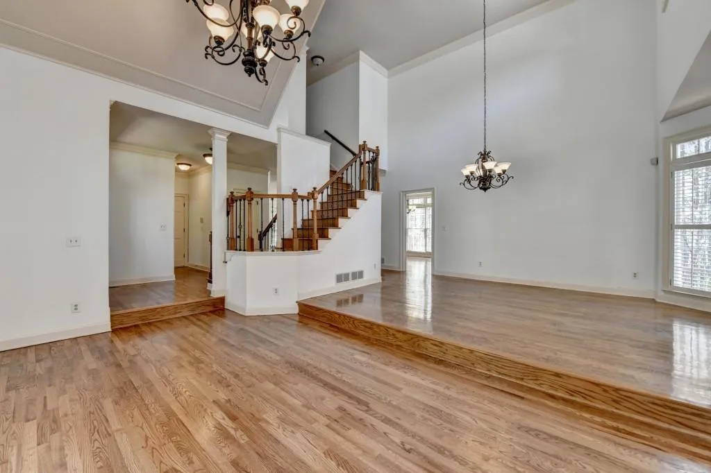 Alpharetta, Georgia 30005, United States, 4 Bedrooms Bedrooms, ,3 BathroomsBathrooms,Residential,Active,99444