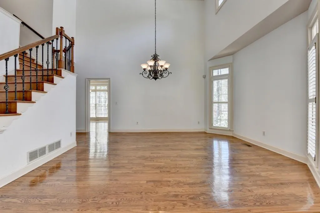 Alpharetta, Georgia 30005, United States, 4 Bedrooms Bedrooms, ,3 BathroomsBathrooms,Residential,Active,99444