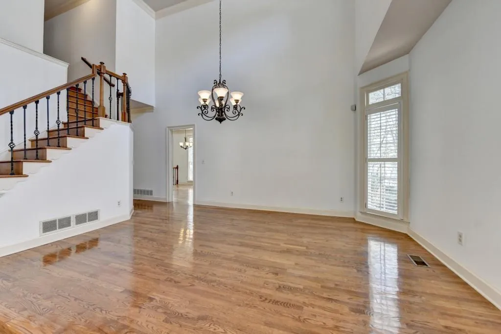 Alpharetta, Georgia 30005, United States, 4 Bedrooms Bedrooms, ,3 BathroomsBathrooms,Residential,Active,99444