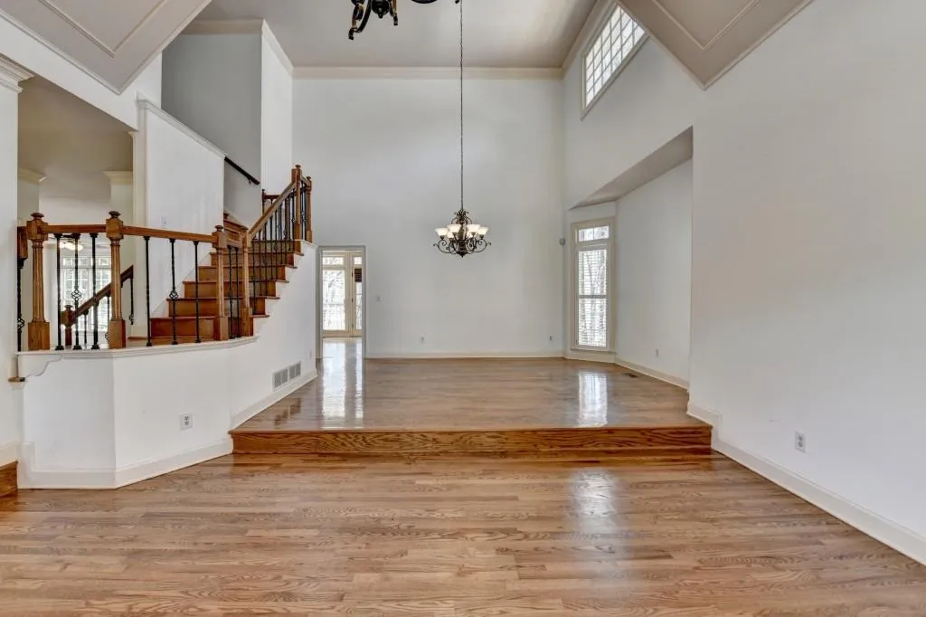 Alpharetta, Georgia 30005, United States, 4 Bedrooms Bedrooms, ,3 BathroomsBathrooms,Residential,Active,99444