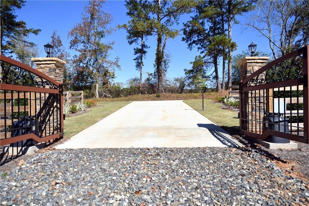 1670 Rose Garden Lane, Loganville, Georgia image 3