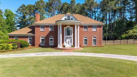Homes For Sale - 130 Victoria Drive<br/> Fayette County, Fayetteville, GA 30214