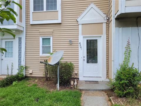 Townhouse For Sale - 457 Prince Of Wales<br/> Stone Mountain, GA 30083