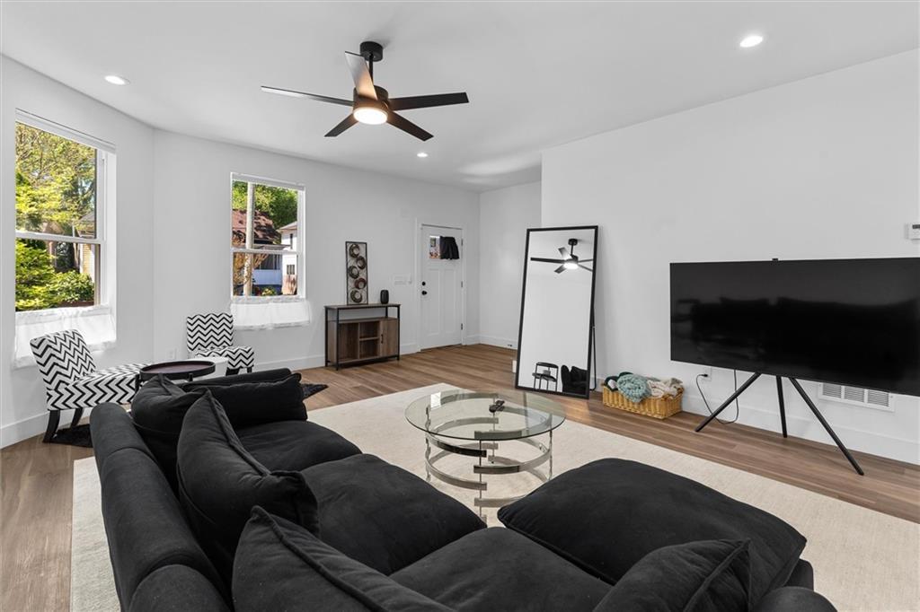 598 Formwalt Street SW