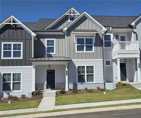 Homes For Sale - 208 Grand Highlands Court<br/> Winder, GA 30680