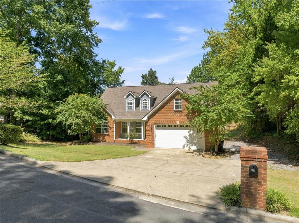 108 Thornwood Drive SW