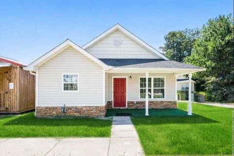 Homes For Sale - 281 Northwinds Boulevard<br/> Carrollton, GA 30117